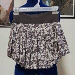 Grey and white tennis skort/skirt with pockets by Aerie